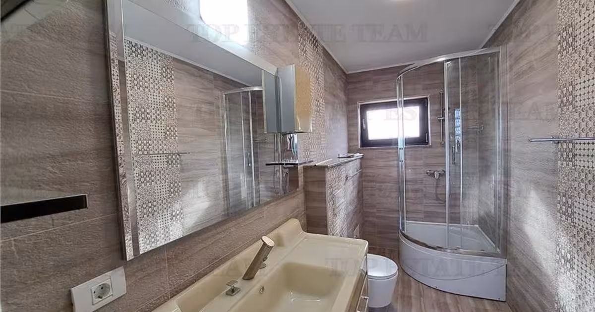 Casă individuală cu 5 camere în Balotești
