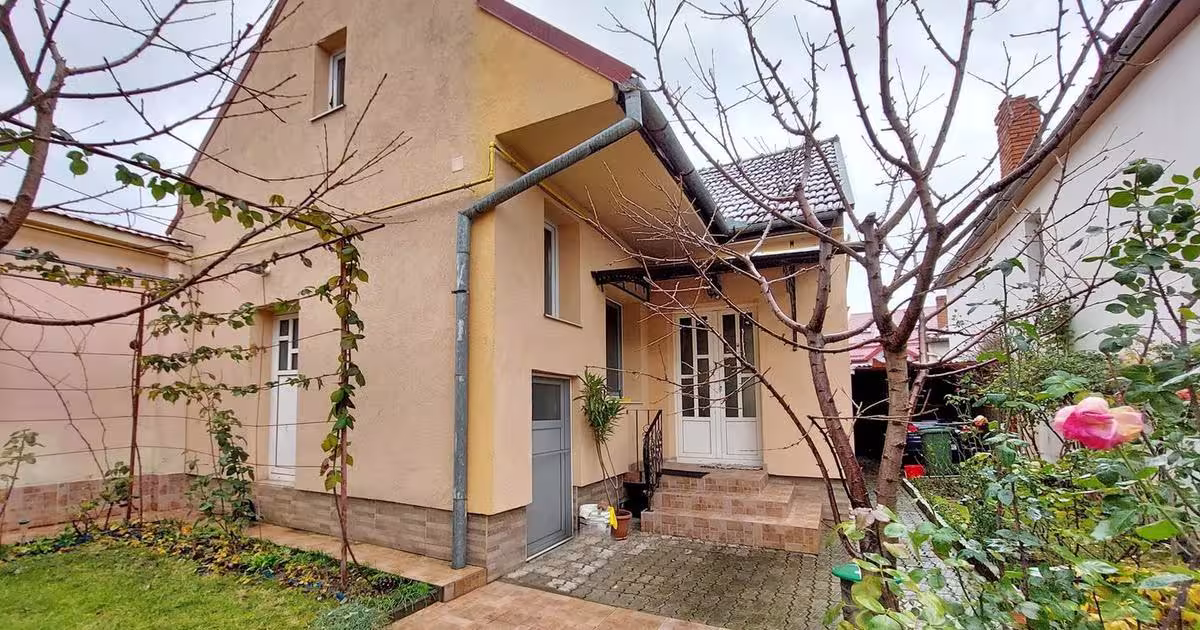 Casă individuală cu 3 camere în zona Centrul Civic, Brașov