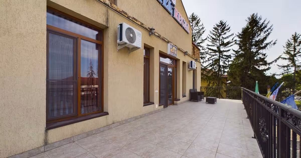 Casă individuală 250 mp cu 7 camere în zona Ultracentral, Curtici