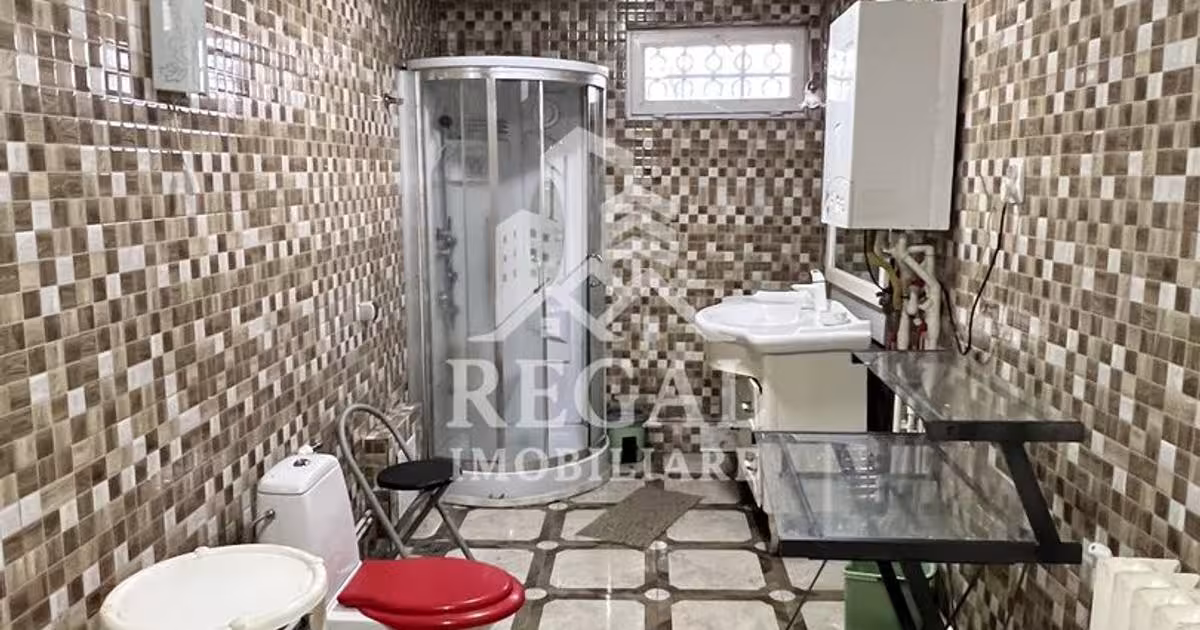 Casă individuală cu 3 camere în zona Central, Hunedoara