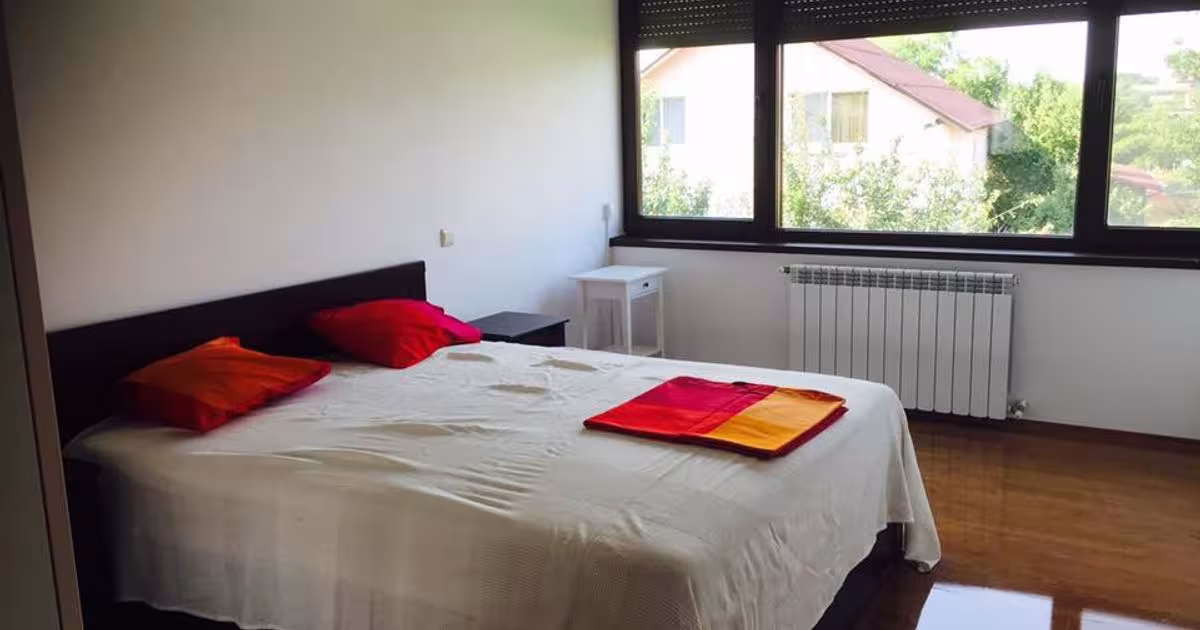 Casă individuală cu 5 camere în Lazu