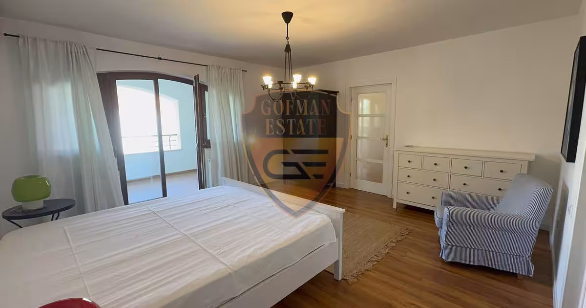 Casă individuală 355 mp cu 5 camere în zona Nord, Mamaia-Sat