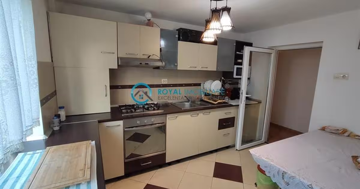 Casă individuală 170 mp cu 6 camere în zona Central, Ploiești