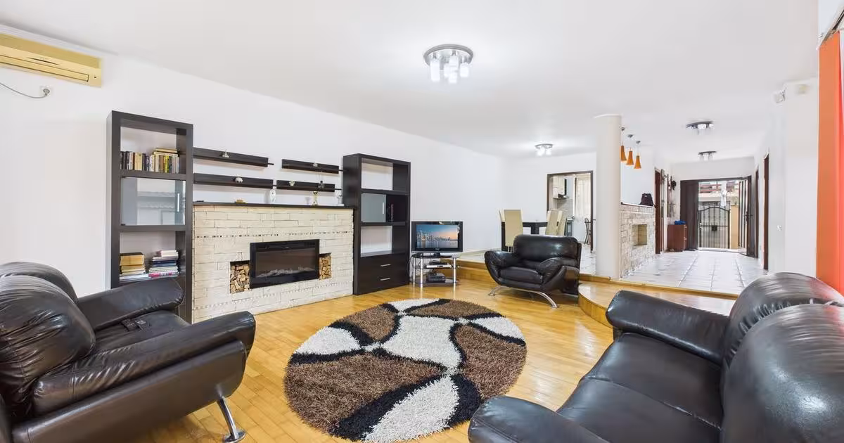 Casă individuală 250 mp cu 5 camere în zona Central, Popești-Leordeni