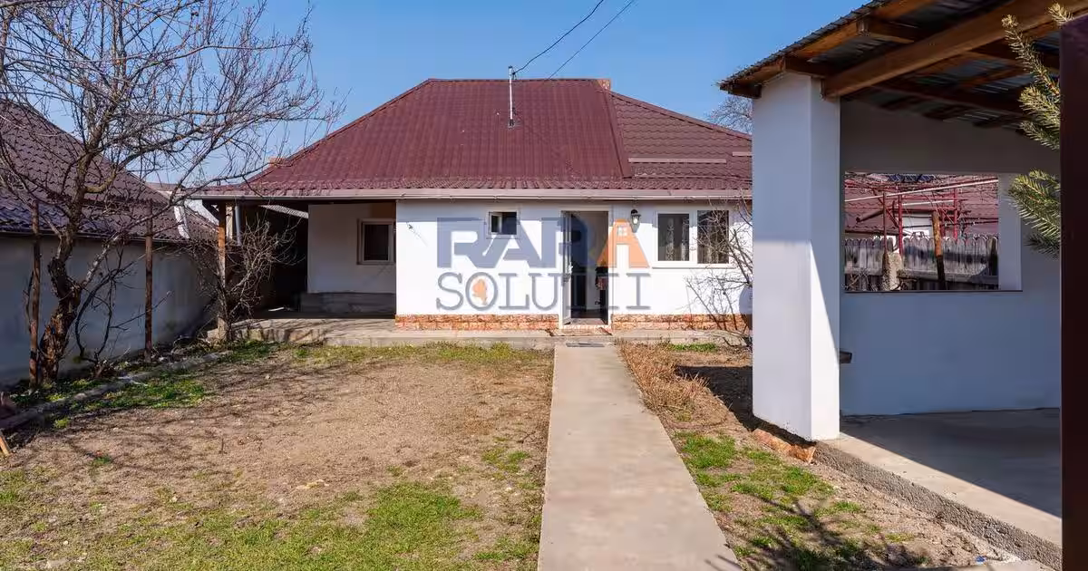 Casă individuală cu 2 camere în zona Est, Roman preț 1.700 RON / lună