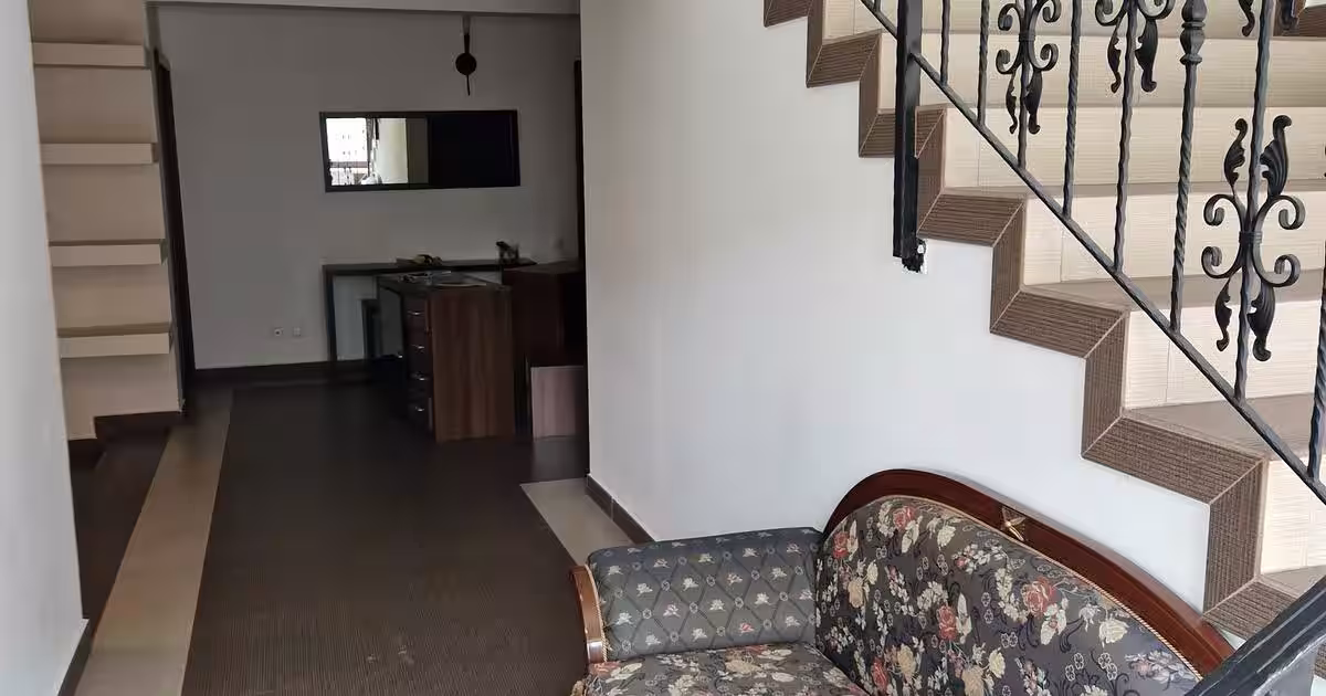 Casă individuală cu 9 camere în Sânpetru