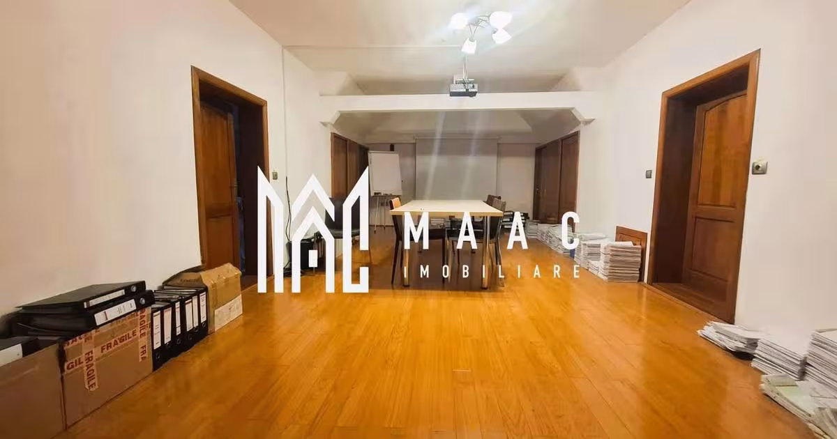 Casă individuală cu 9 camere în Șelimbăr
