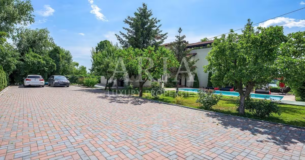 Casă individuală cu 7 camere în Snagov