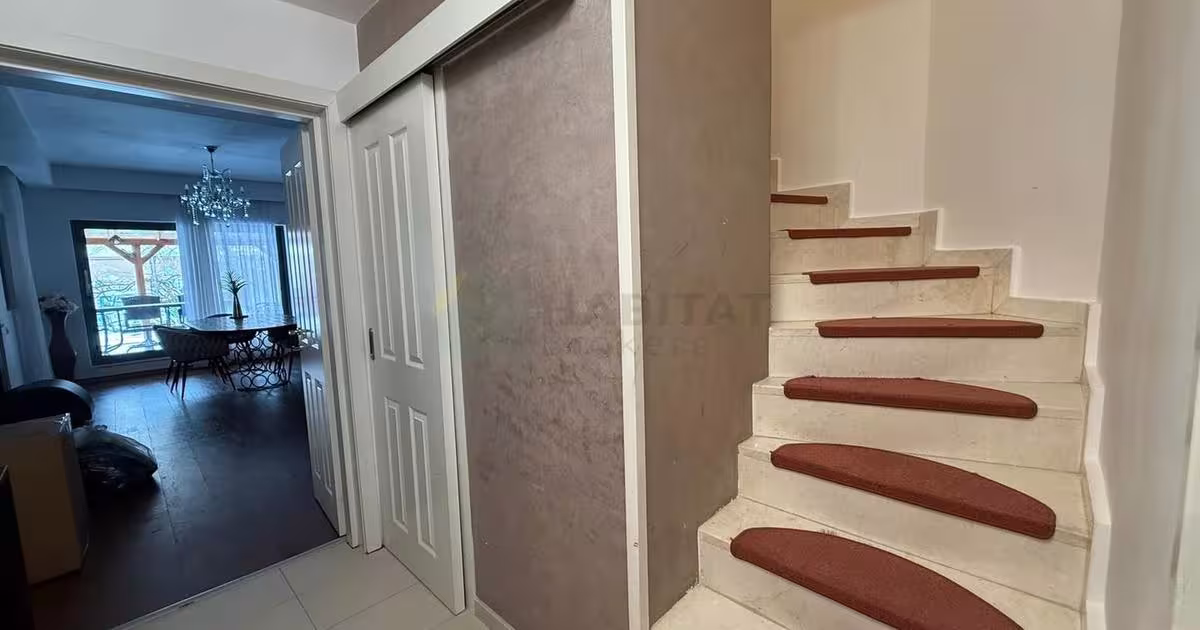 Casă individuală cu 4 camere în Ștefăneștii de Jos