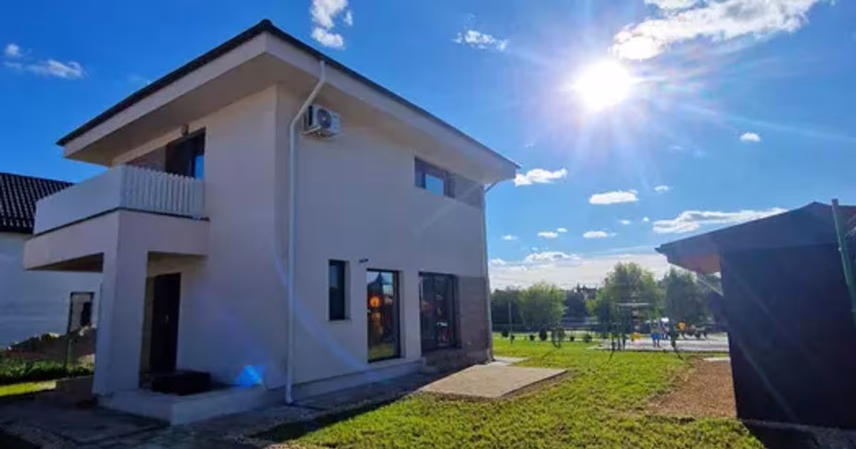 Casă individuală 100 mp cu 3 camere în Tunari