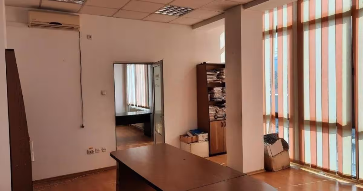 Casă individuală 377 mp cu 6 camere în zona Central, Vălenii de Munte