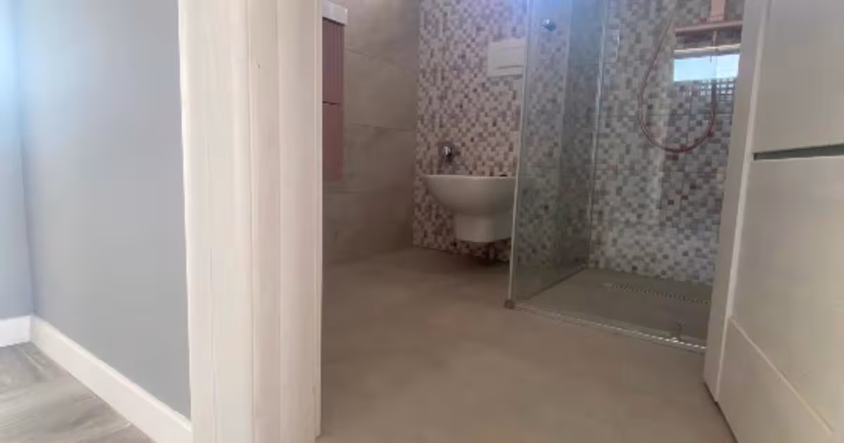 Casă individuală 140 mp cu 4 camere în 1 Decembrie