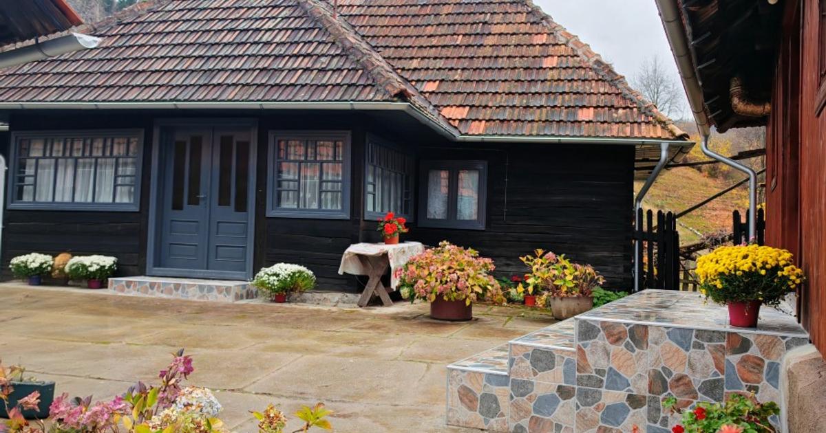 Casă individuală 3,264 mp cu 5 camere în Alun (Boșorod)