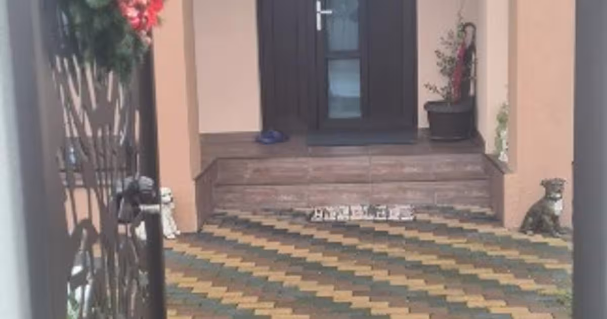Casă individuală 205 mp cu 3 camere în zona Izvoare, Bacău