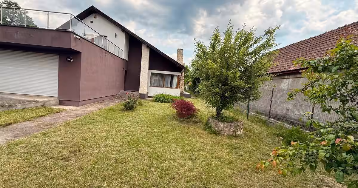 Casă individuală 220 mp cu 4 camere în zona Griviței, Baia Mare