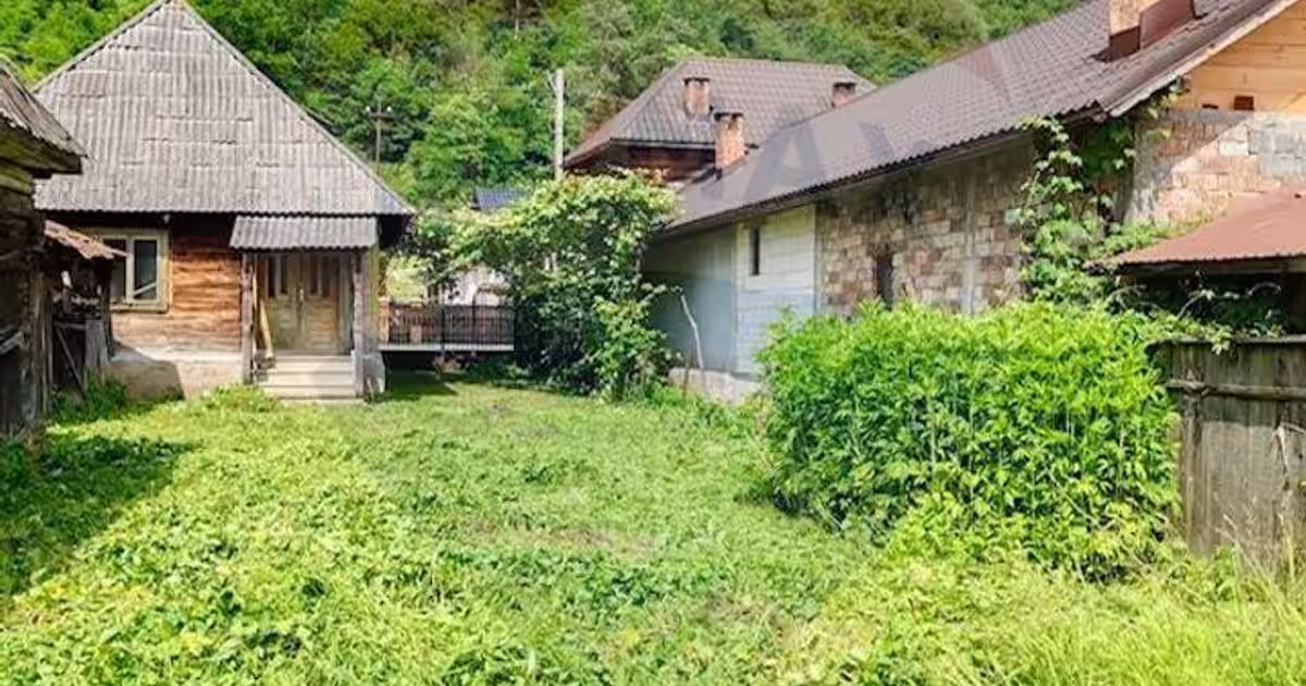 Casă individuală 48 mp cu 3 camere în Bârsana