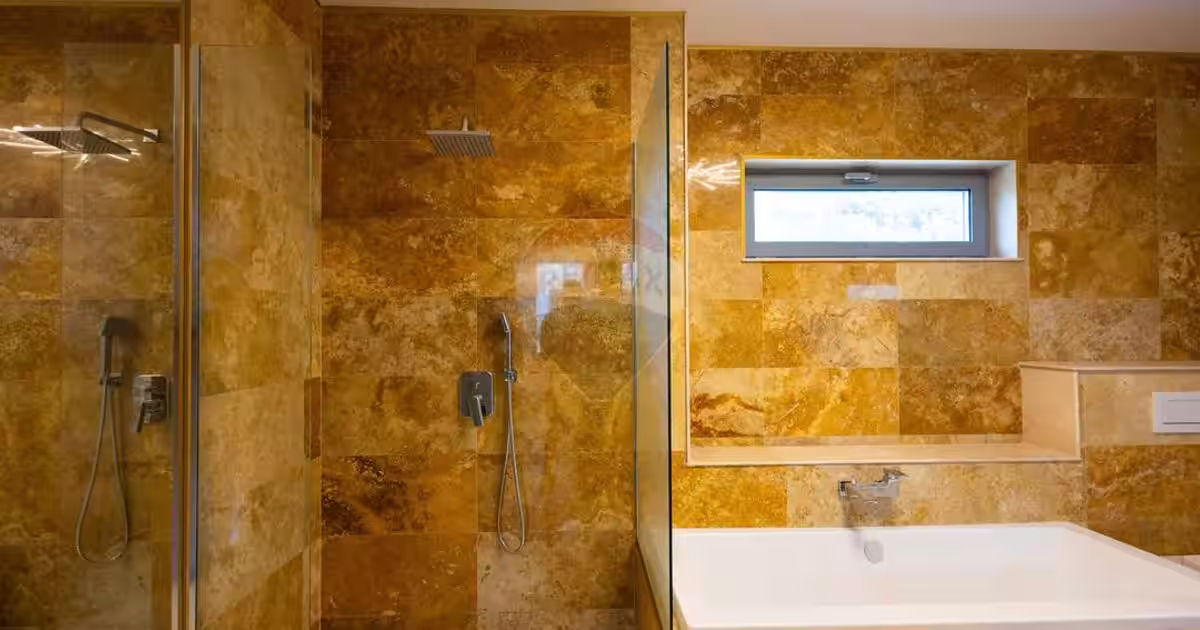 Casă individuală 430 mp cu 5 camere în Bistrița
