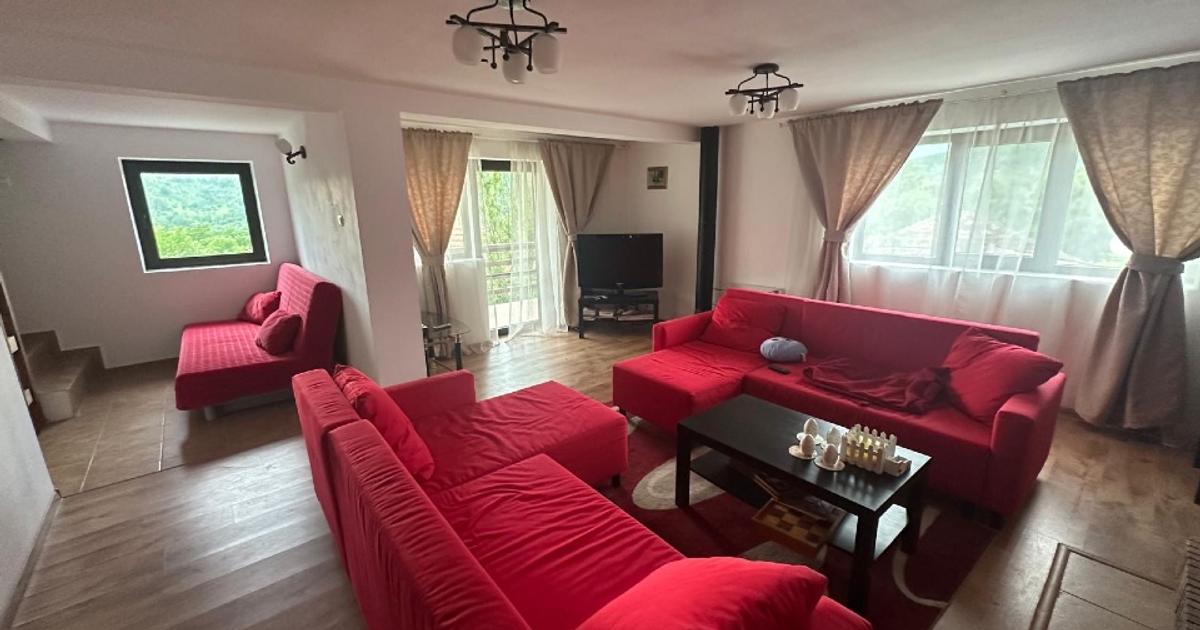 Casă individuală 140 mp cu 5 camere în Bozioru