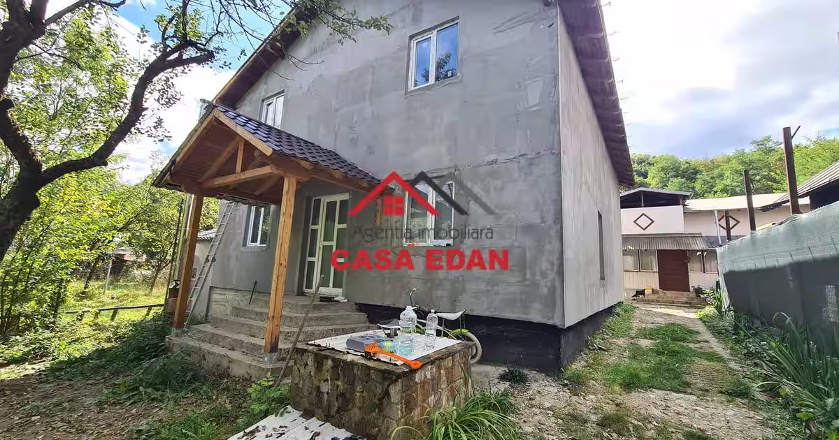 Casă individuală cu 8 camere în Breaza