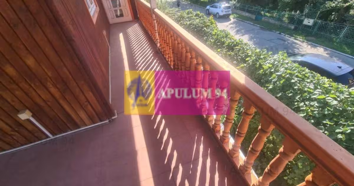 Casă individuală 278 mp cu 7 camere în zona Central, Breaza