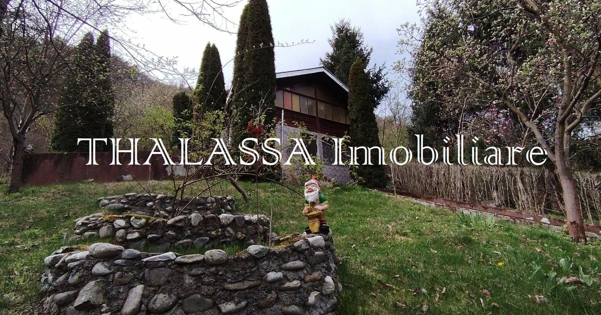 Casă individuală 105 mp cu 4 camere în Brezoi