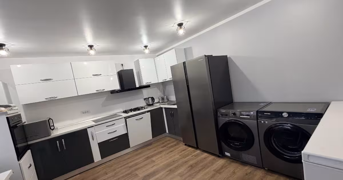 Casă individuală 200 mp cu 5 camere în Bucșoaia