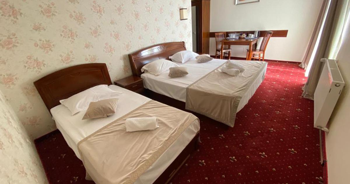 PENSIUNE DE ÎNCHIRIAT SAU DE VÂNZARE – AFACERE FUNCȚIONALĂ LA CHEIE