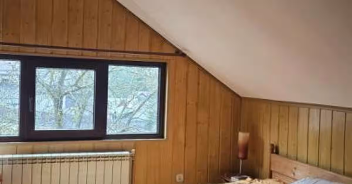 Casă individuală 100 mp cu 3 camere în zona Poiana Țapului, Bușteni
