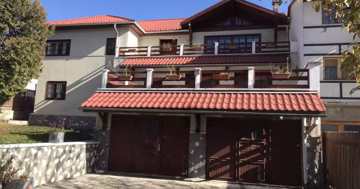 Casa/Vila de vanzare in zona Busteni langa Castelul Cantacuzino