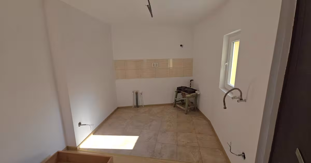 Casă individuală 45 mp cu 2 camere în zona Central, Câmpina