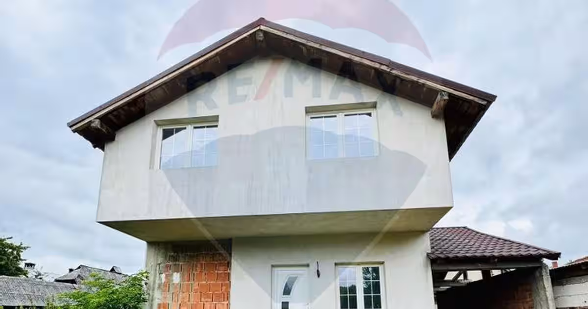 Casă individuală 150 mp cu 6 camere în Câmpulung la Tisa