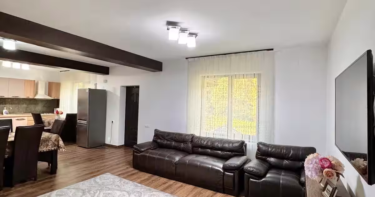 Casă individuală cu 7 camere în Cheia