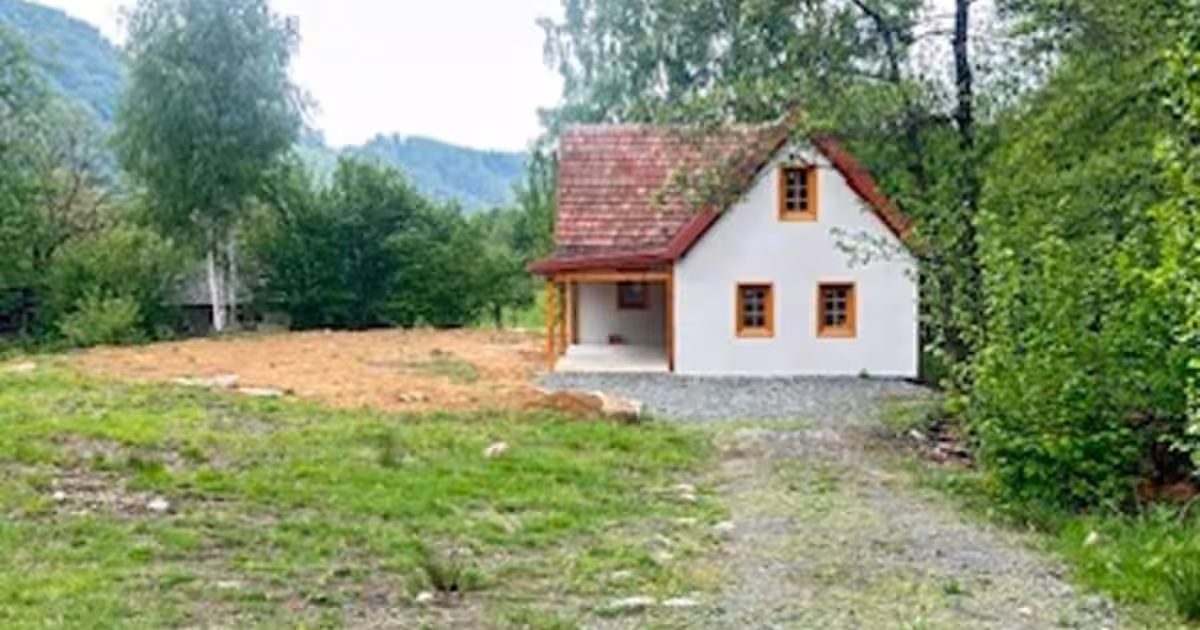 Casă individuală 70 mp cu 3 camere în Chiuzbaia