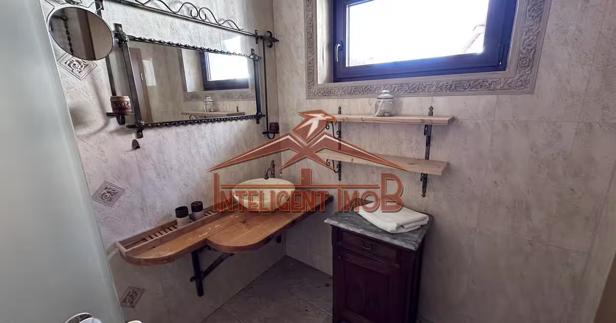 Casă individuală 900 mp cu 11 camere în zona Central, Cisnădie