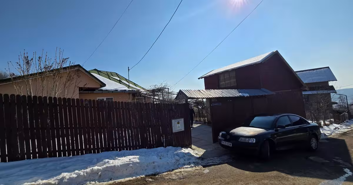 Casă individuală 60 mp cu 4 camere în zona Poiana Ciurii, Comarnic