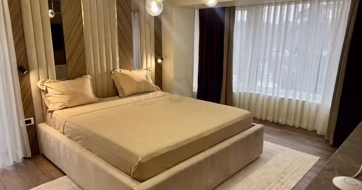 Casă individuală cu 10 camere în Cornu