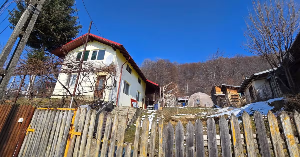 Casă individuală 150 mp cu 3 camere în Cornu de Sus (Cornu)