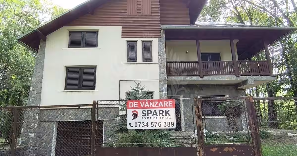 Casă individuală cu 6 camere în Cornu