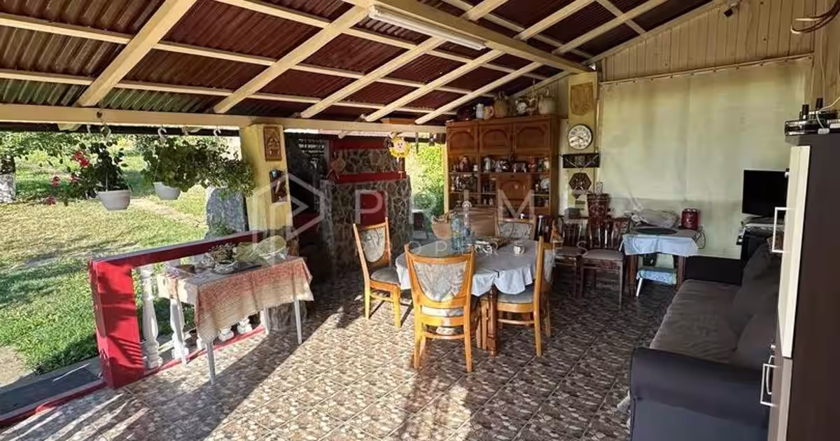 Casă individuală 219 mp cu 4 camere în Corunca