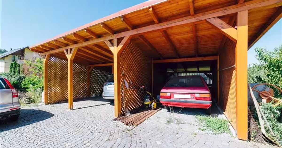 Casă individuală 405 mp cu 8 camere în Corunca