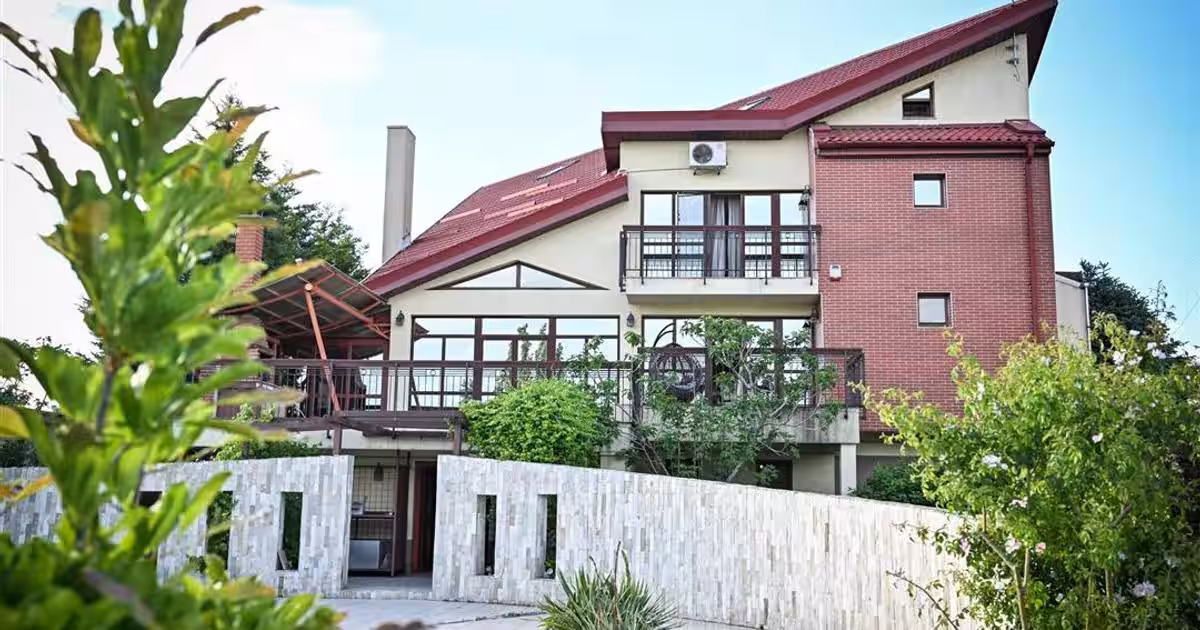 Casă individuală 500 mp cu 5 camere în zona Nord, Craiova