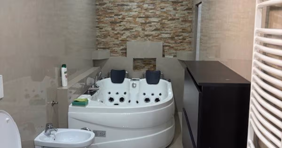 Casă individuală 144 mp cu 2 camere în Cristur