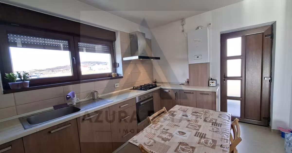 Casă individuală cu 5 camere în Daia