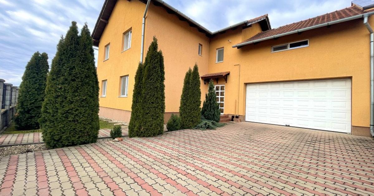 Casa individuala de vanzare, 250 mp, intrare in Dumbravita - V2992