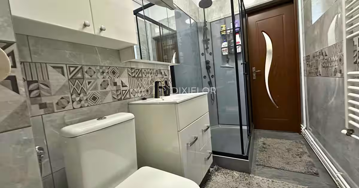 Casă individuală 180 mp cu 5 camere în Ernei