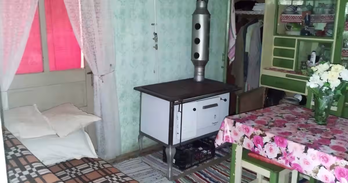 Casă individuală 90 mp cu 4 camere în Gălățeni