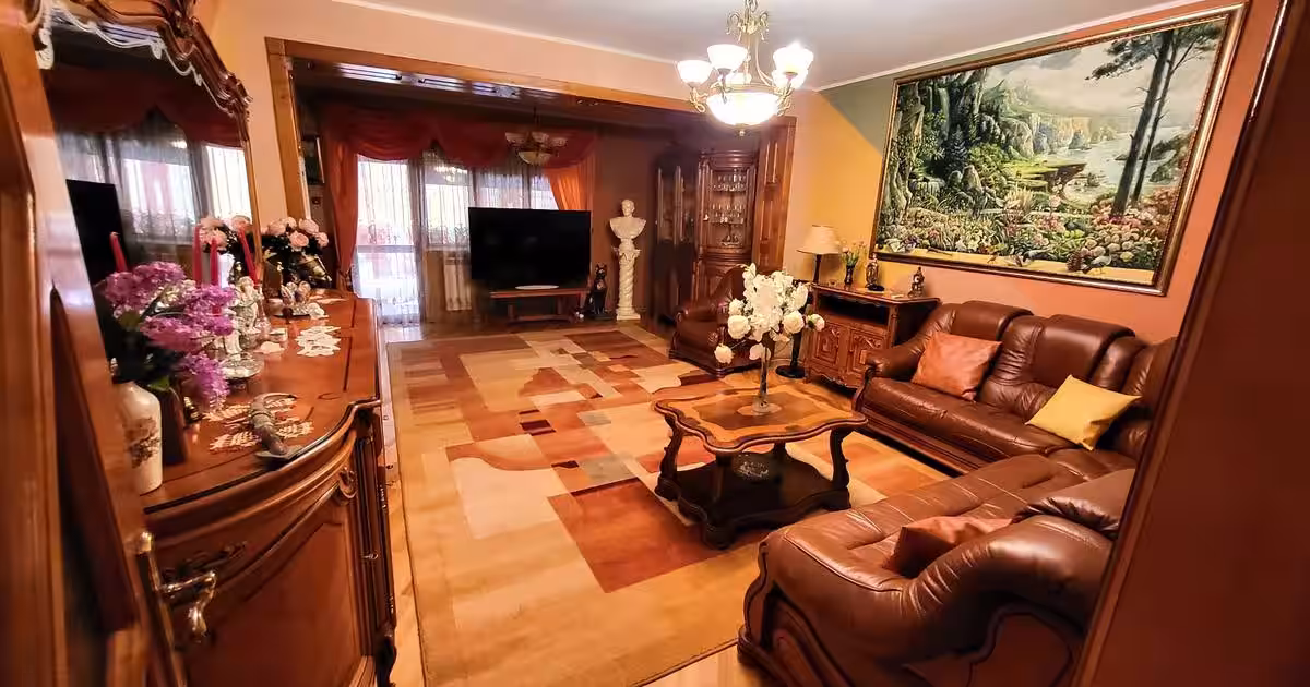 Casă individuală 450 mp cu 6 camere în zona Central, Galați