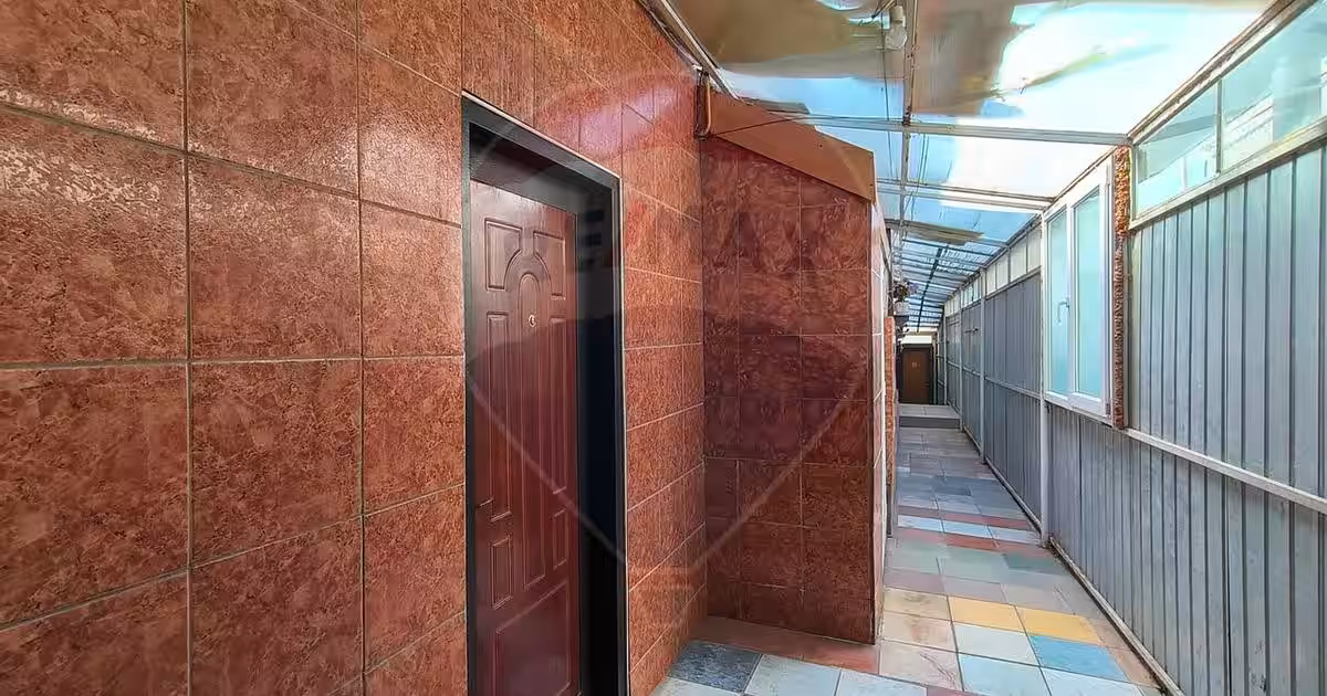 Casă cu 3 camere de vânzare în zona Piața Centrală