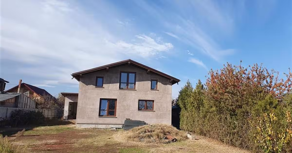 Casă individuală 100 mp cu 3 camere în Gugești