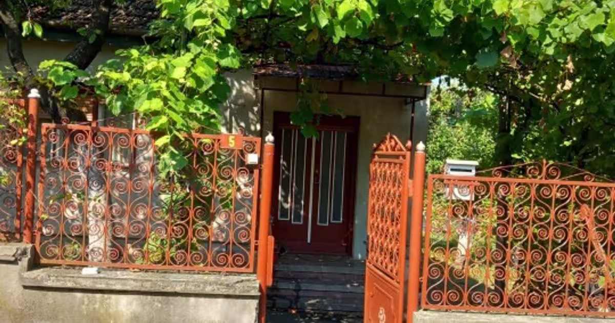 Casă individuală 123 mp cu 3 camere în zona Central, Hunedoara
